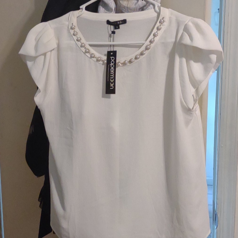 White blouse brand new